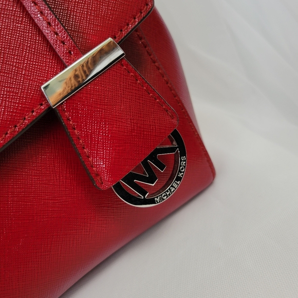 Like New! Michael Kors handbag- Authentic - Picture 7 of 11